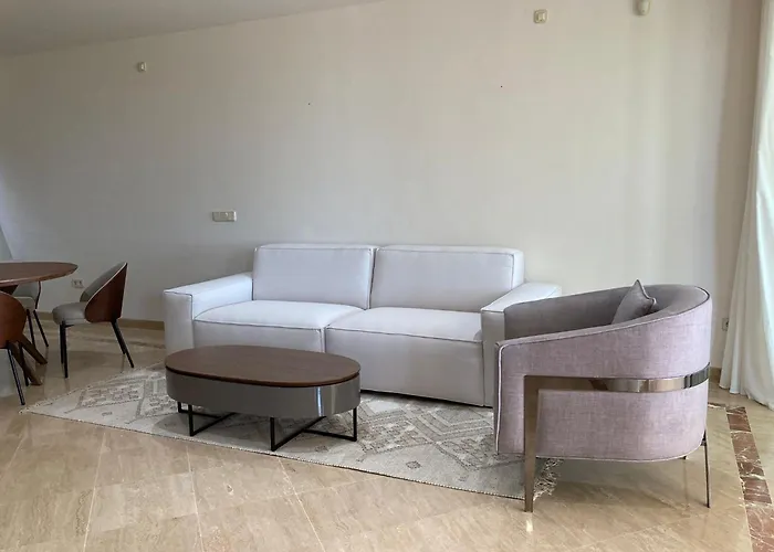 F Up, Rio Real, Daire *